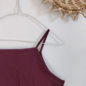 2/20$ 🌼 Burgundy tank top
